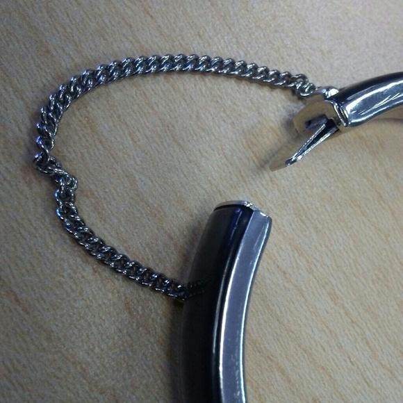 Vintage Black enamel Hindge bracelet - Picture 3 of 4